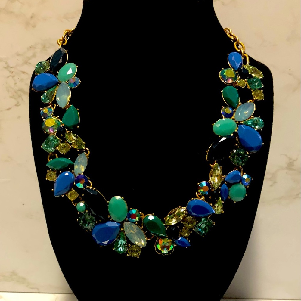 Pre-owned J. Crew crystal blue statement necklace.